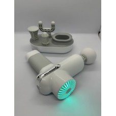 Компактний перкусійний масажер Booster Lightsaber Mini White з чохлом у комплекті.