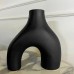 Ваза для цветов Двуногая керамическа в скандинавском стиле Black Ваза для цветов Двуногая керамическа в скандинавском стиле Black